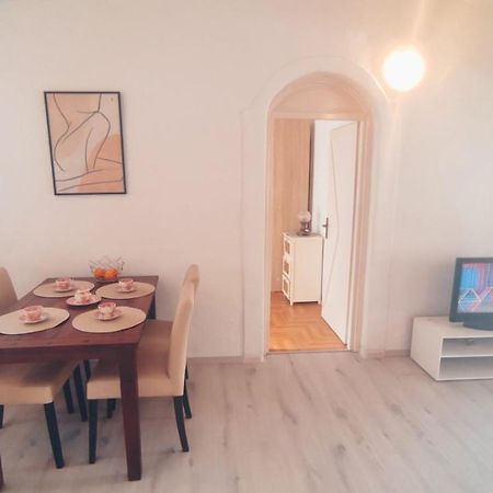 Parentium Apartment โปเรช ภายนอก รูปภาพ