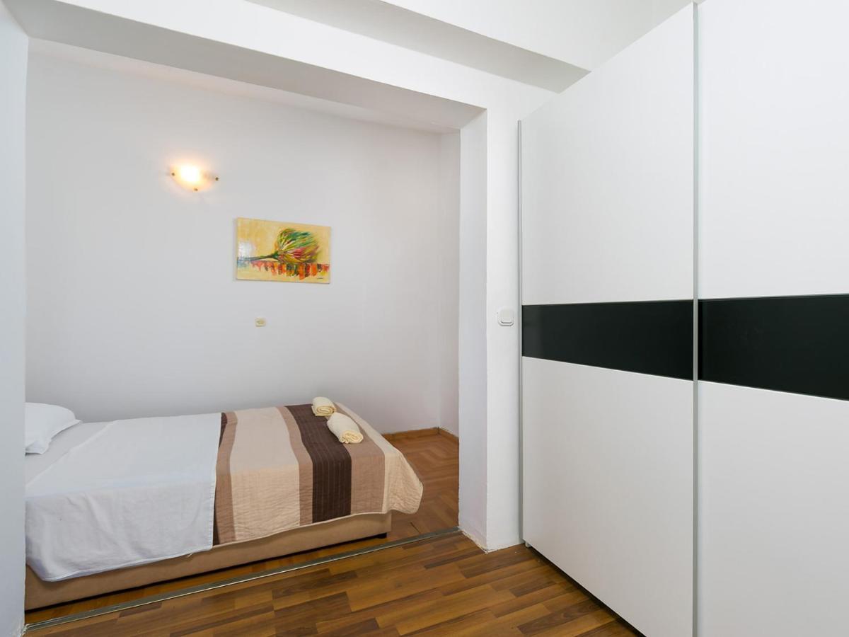 Parentium Apartment โปเรช ภายนอก รูปภาพ